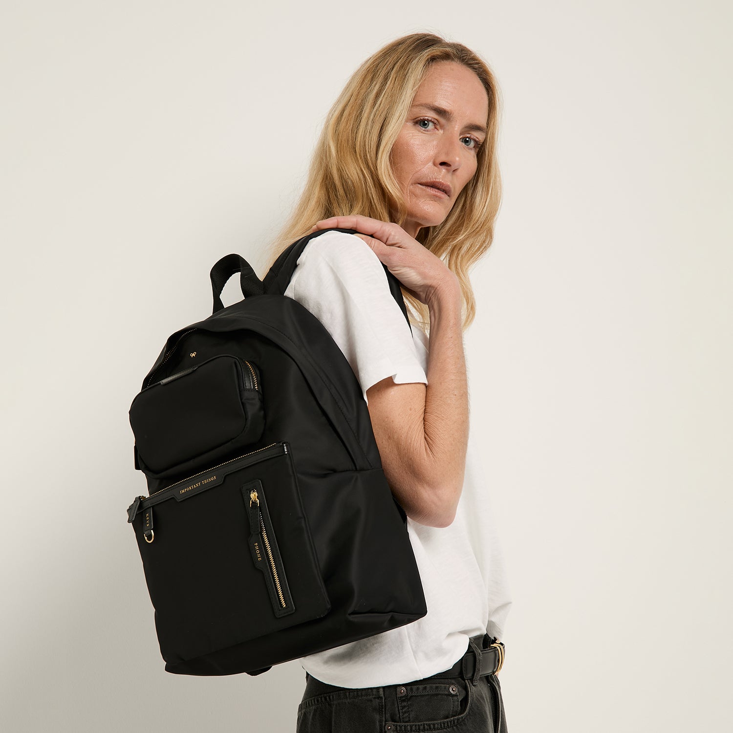マルチポケット・バックパック | Anya Hindmarch JP