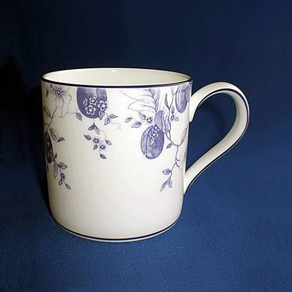 ウェッジウッド（Wedgwood）ブループラム ボエム マグカップ タン