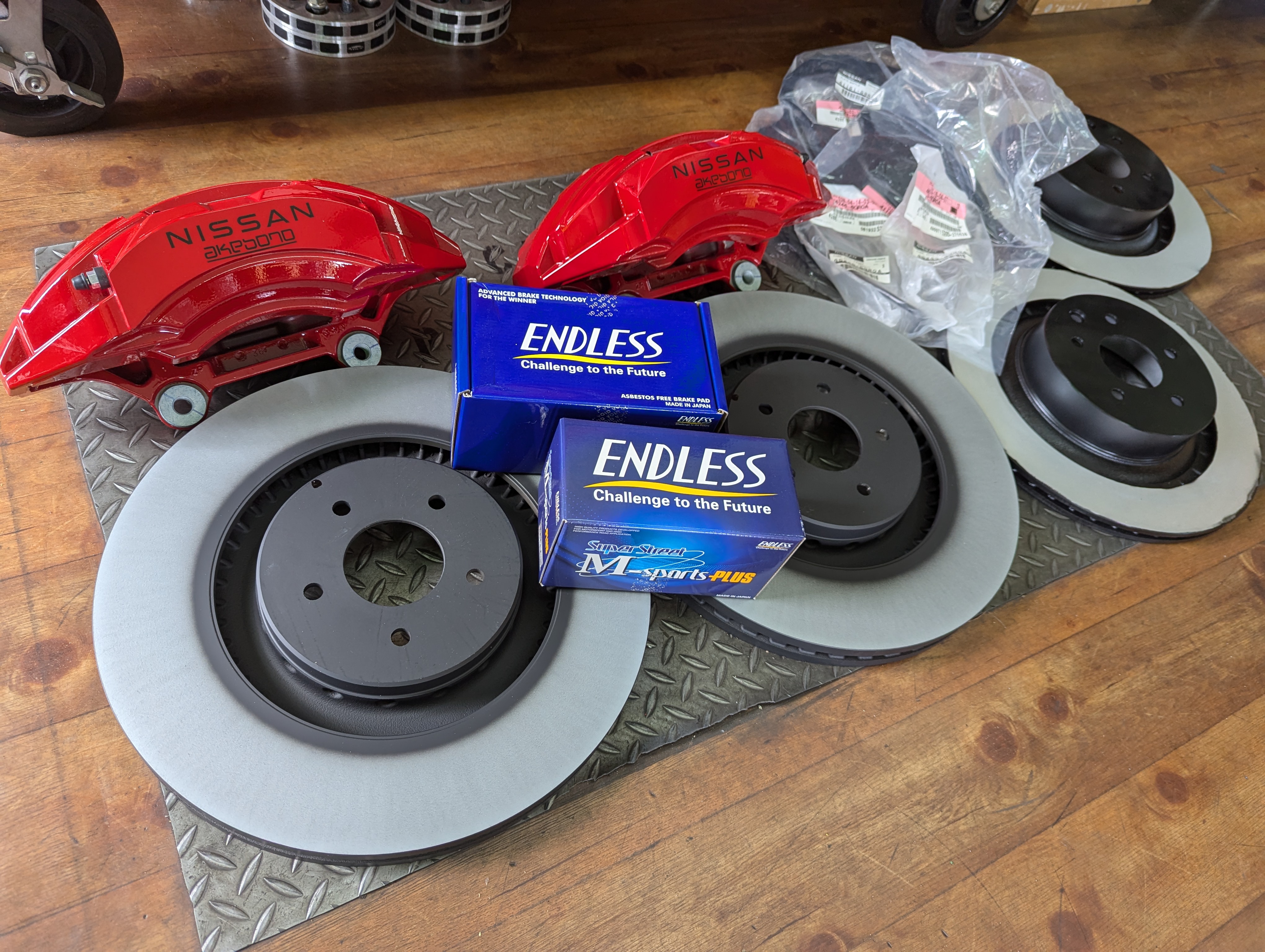 フェアレディーRZ34ベース車にバージョンニスモブレーキ移植編