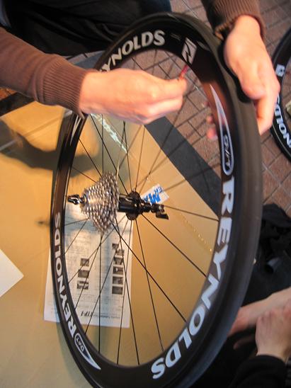 レイノルズ軽量カーボンディープホイール登場 | Climb cycle sports