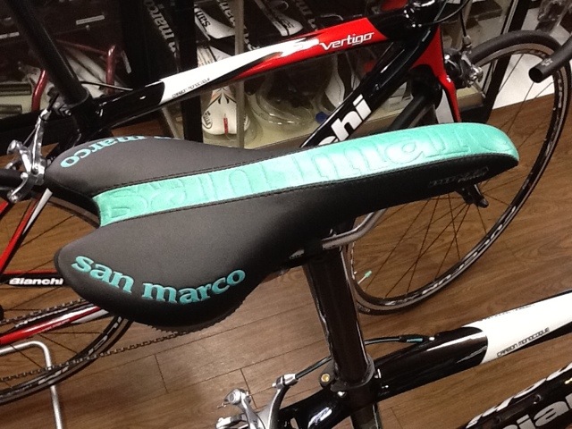 初心者向けのBianchi フルカーボンロードバイクVERTIGO Tiagraのご紹介