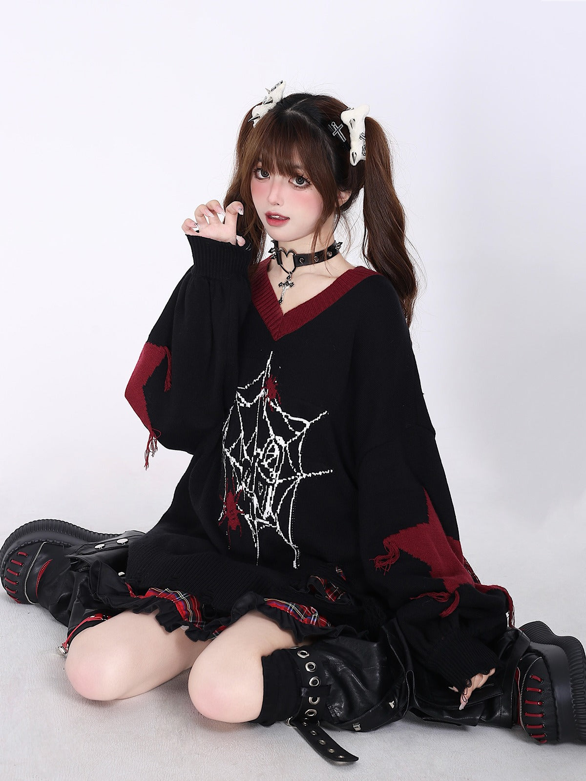 スパイダーモチーフ ゴシックVネックゆるニット – CRAZYGIRL