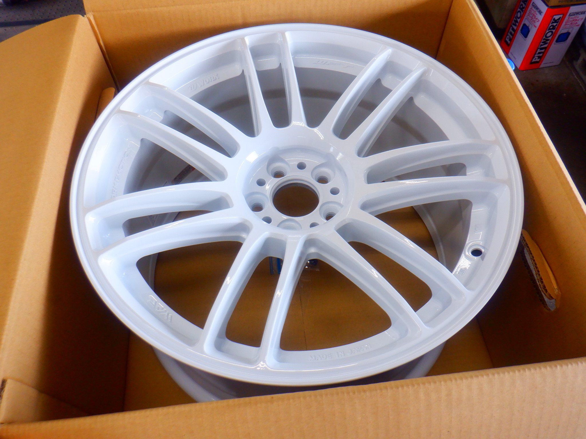 WORK EMOTION ZR7 18×9.5J & MEISTER S1 15×10J & R35 エンジン換装