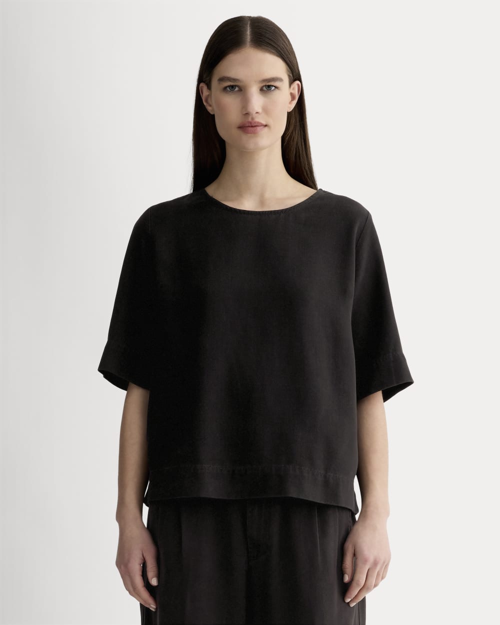 The Relaxed Tee in Buttersoft | Black – Everlane