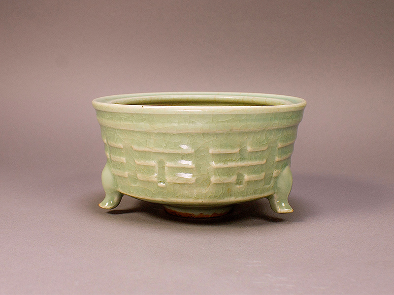 古美術 青磁三足香炉 XG2-22 古美術 青磁三足香炉 XG2-22