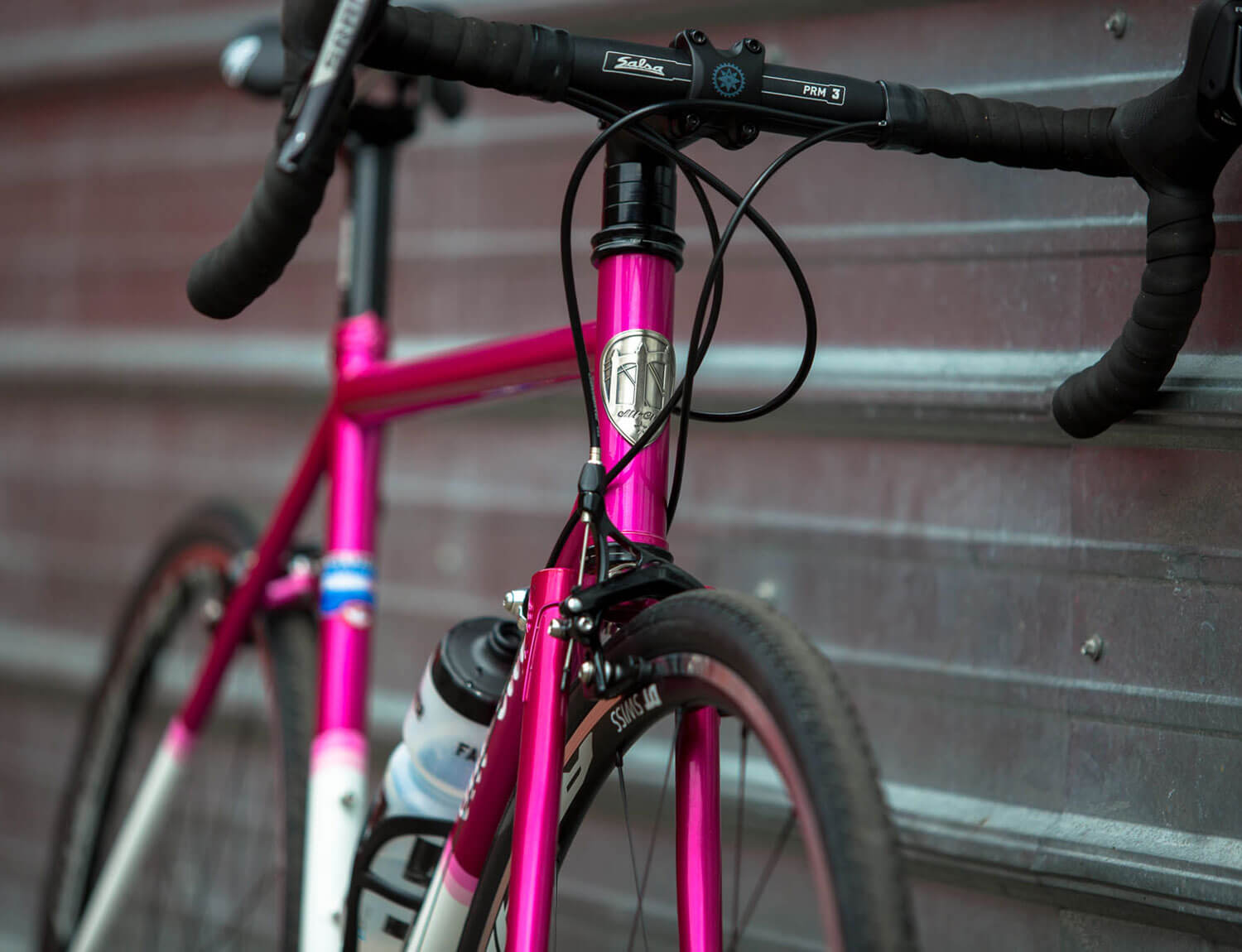 今昔ハイブリッドクロモリロードバイク、Mr.Pink。 | BICYCLE SHOP