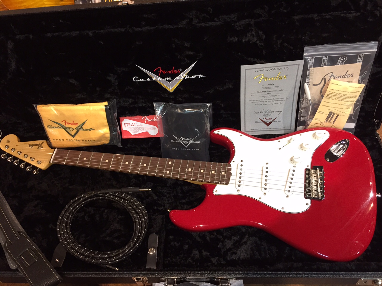 65スタイルのルックスに演奏性を重視したモダンなスペックを多彩に網羅