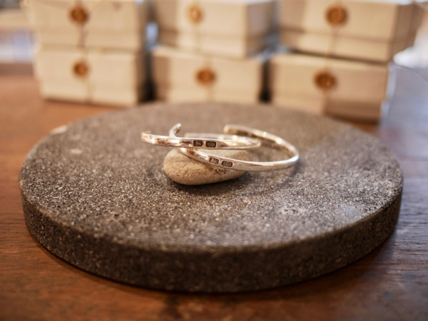 RUST made in england – Hallmarks Bangle – 】 – JAMES（ジェームス）