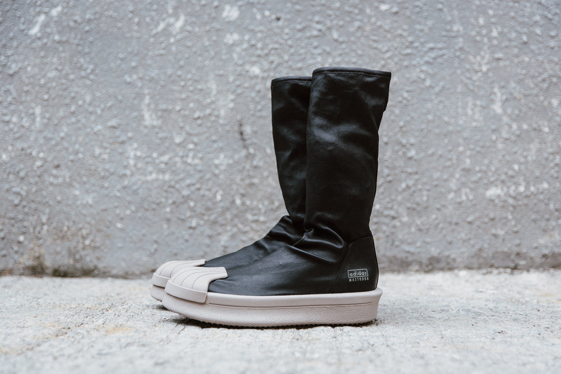 RICK OWENS MASTODON STRETCH BOOT.