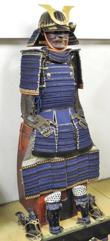鎧 販売｜鉄黒漆塗総覆輪二十八間筋兜 鉄革交黒漆塗本小札二枚胴具足
