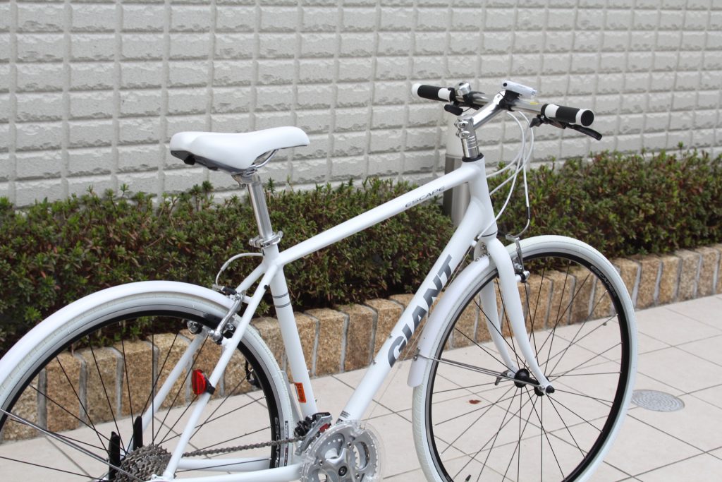 2019 GIANT「ESCAPE R3」真っ白にカスタム | KURASHI cycle