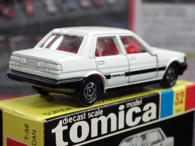 ミニカーショップグローバル - トミカ 32 トヨタ カローラ 4ドア