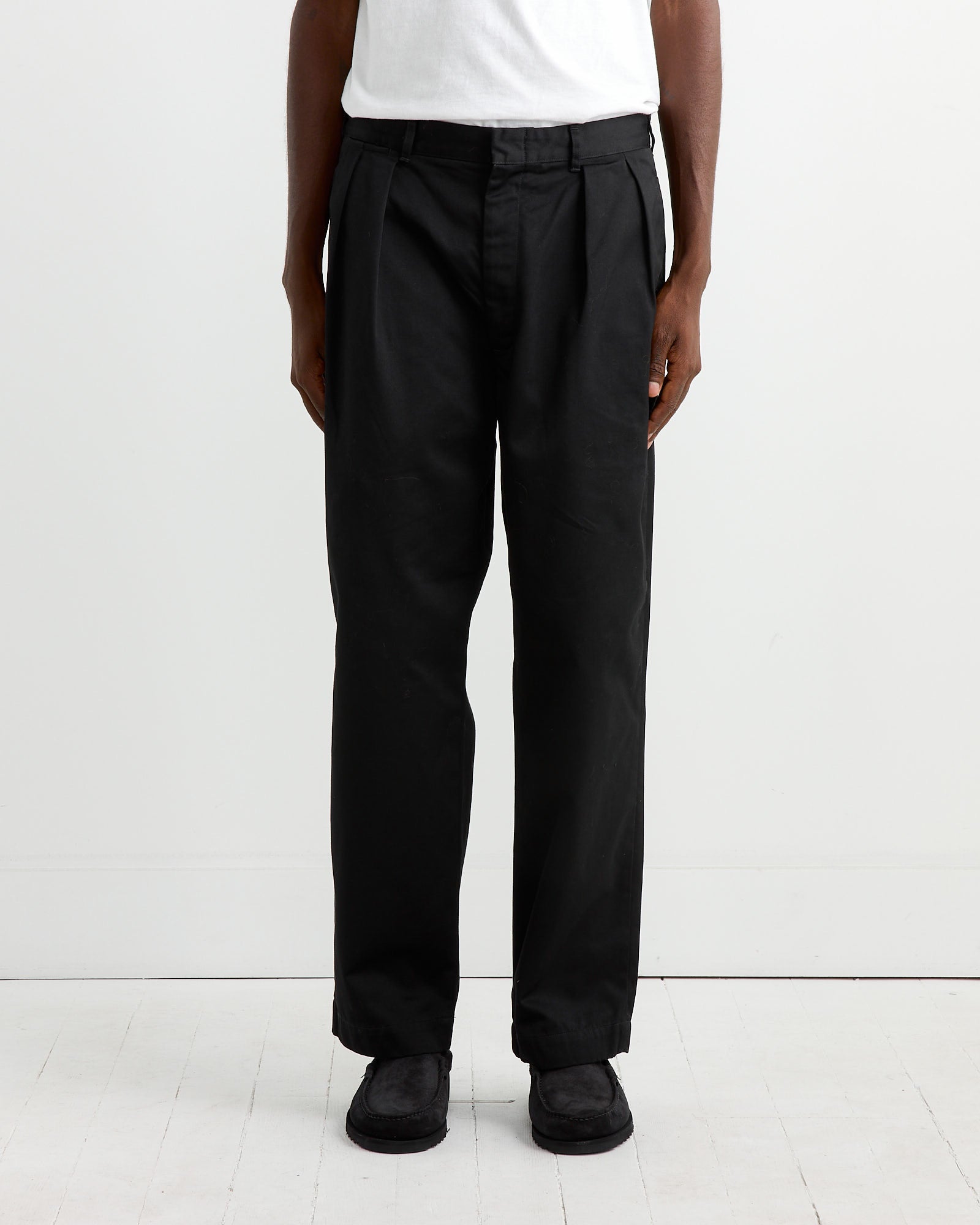 Double Pleat Chino Pant in Black