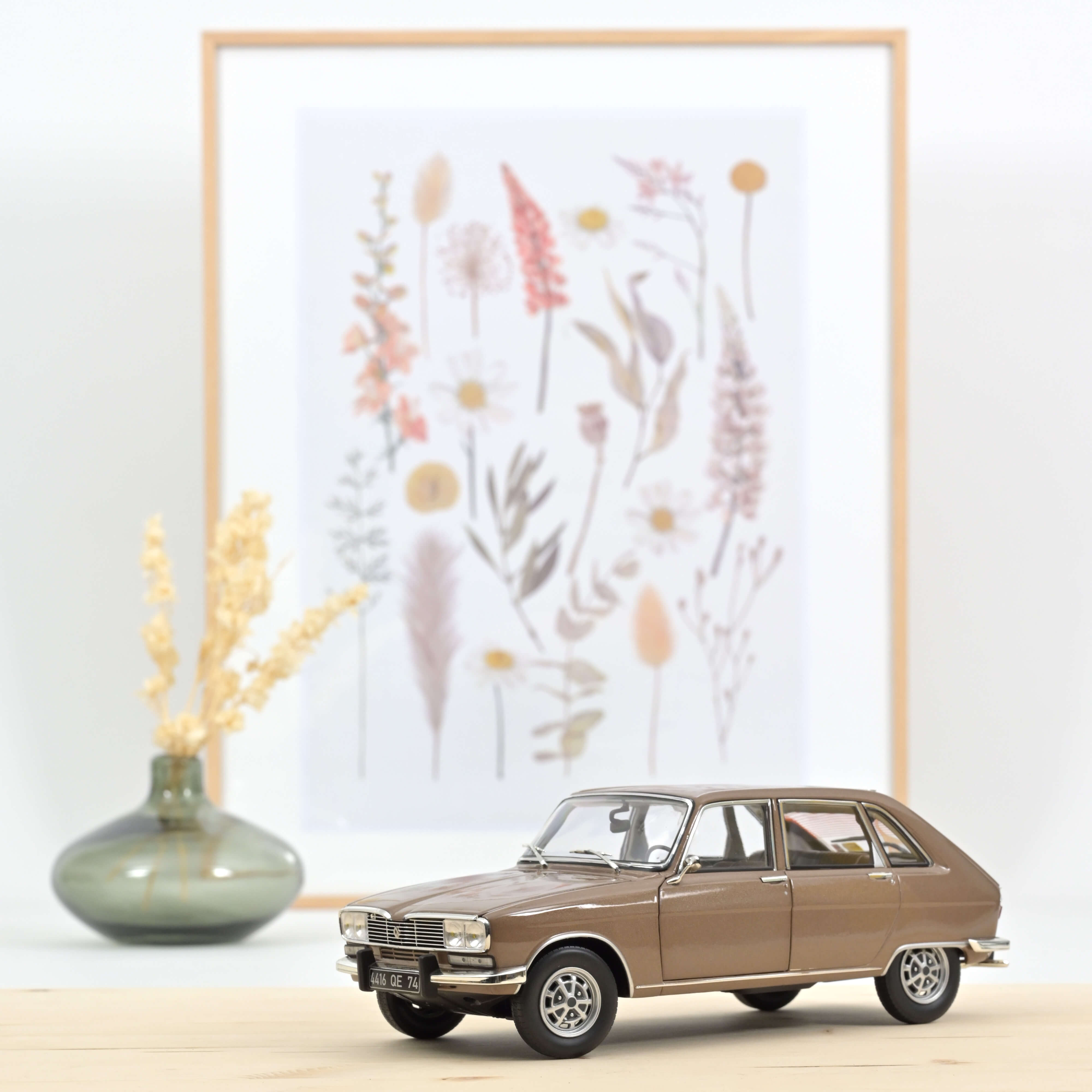 Renault 16 TX 1974 Metallic Beige 1:18 – Norev