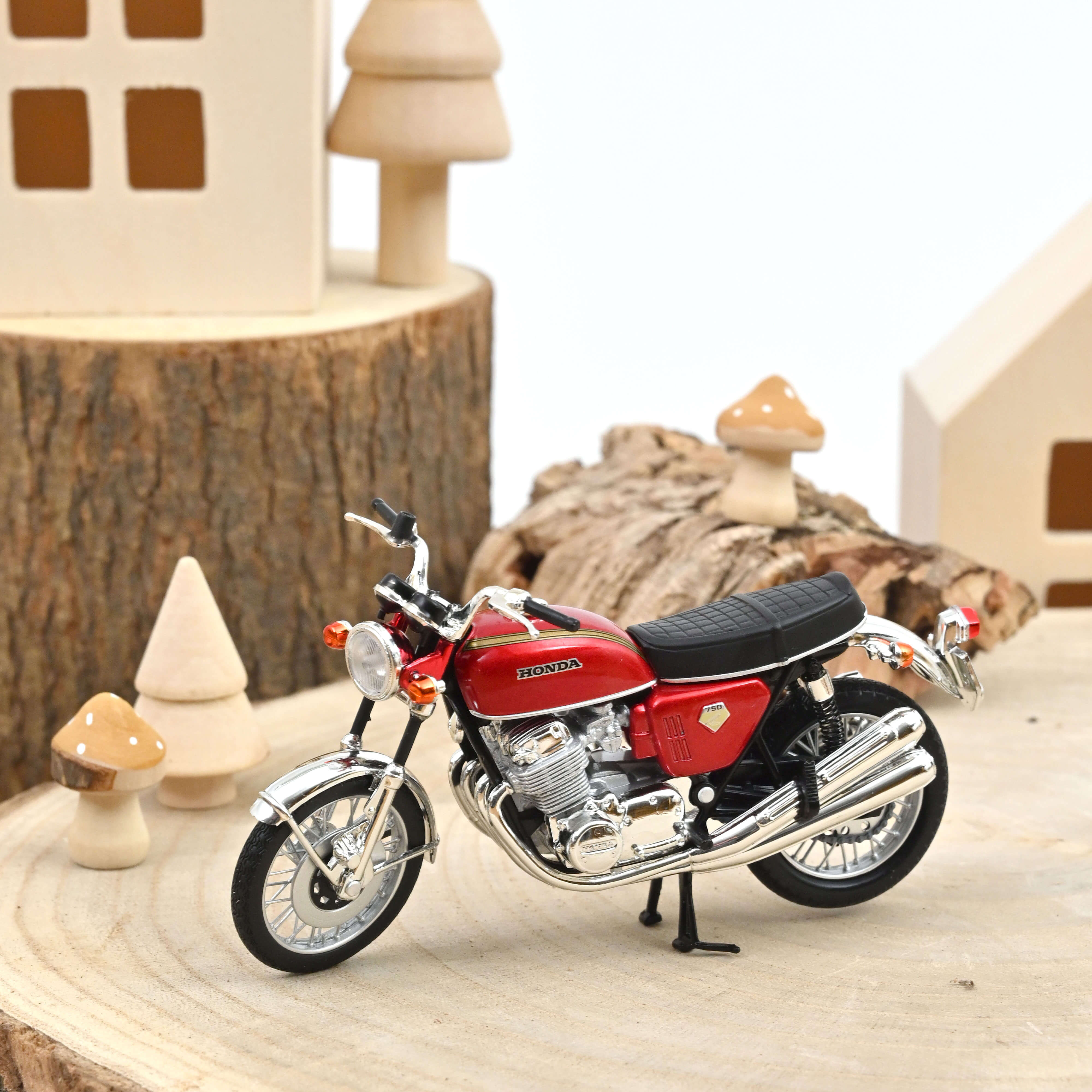 Honda CB750 1969 Red metallic 1:18 – Norev