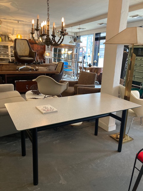 ポストモダン ダイニングテーブル - Realism Items Gallery