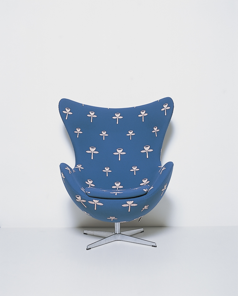 mina perhonen X Fritz Hansen (EGG) – フリッツ・ハンセン正規専門店