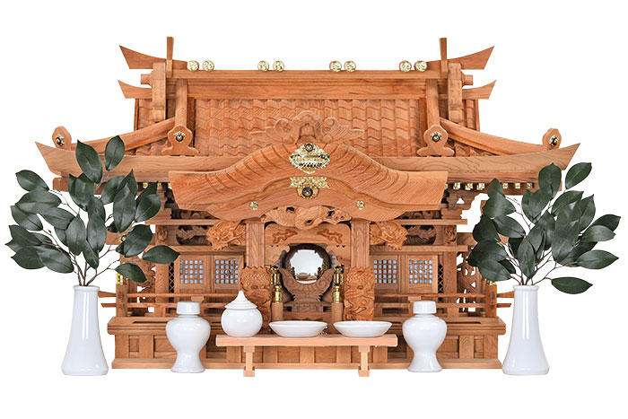 送料無料】屋久杉 入母屋型彫刻三社 神具セット付 - 仏壇・仏具・神棚
