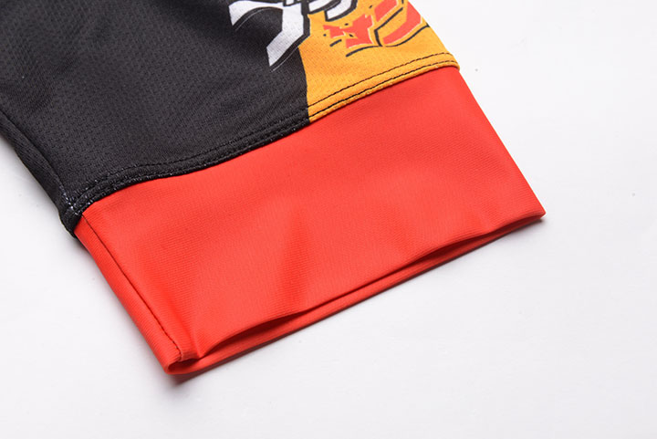 ブラックサンダー」半袖サイクルジャージ2023（自転車用ウェア