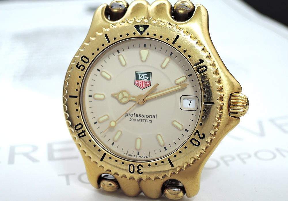 タグホイヤーTAG HEUER プロフェッショナル200m WG1130-0 メンズ