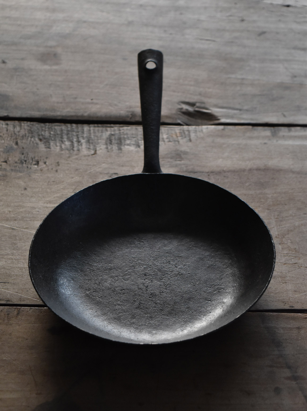 gallery yaichi | permanent artist | 成田理俊 | フライパン/Frying Pan