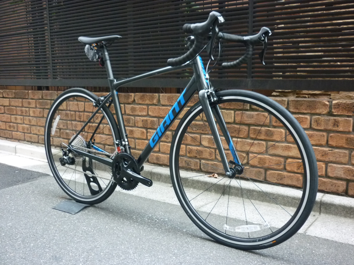 GIANT】チューブレス搭載＆105でこの価格！ハイパフォーマンスロード