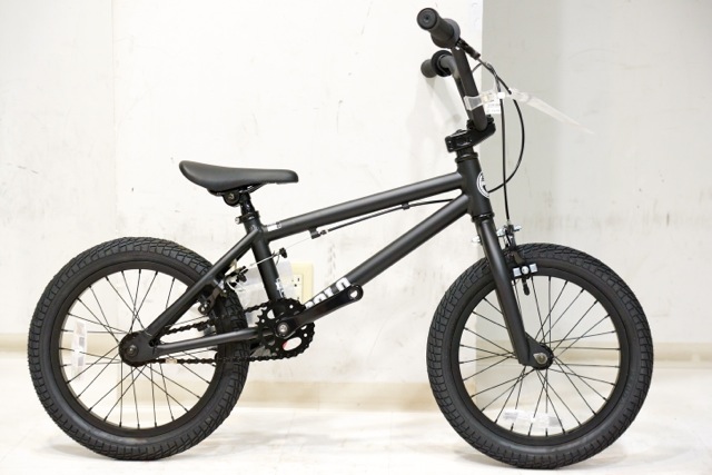 2018モデル】16インチのキッズBMX アルミフレームの軽量ダーカスワン