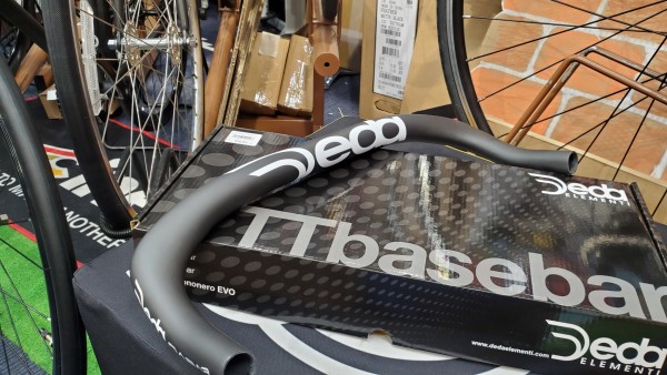 ワイズロード川崎・ピスト】やっぱコレだねー！カーボンブルホンバーの