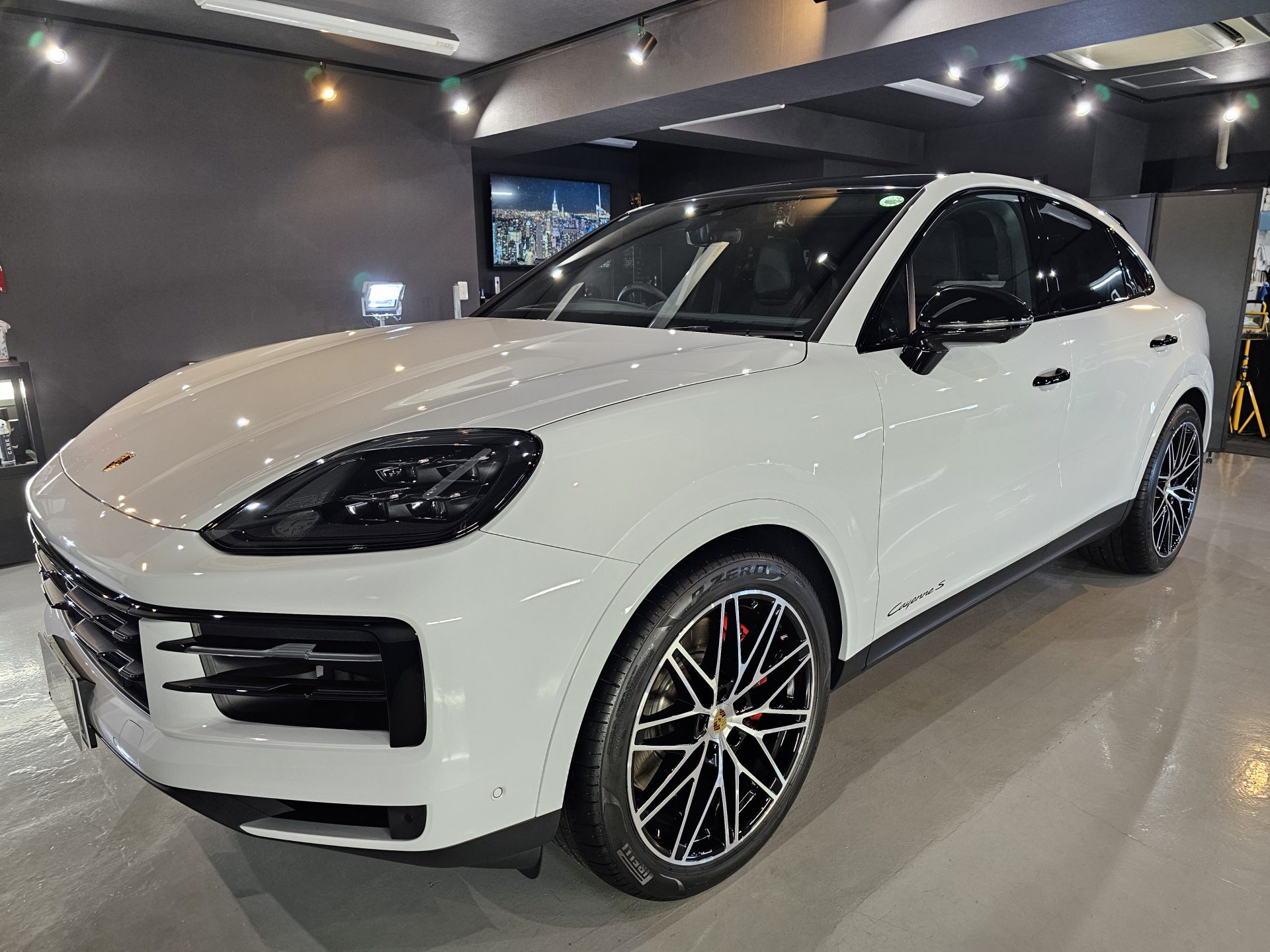 新車ポルシェ カイエンSクーペ FEYNLABヒールライトセラミック