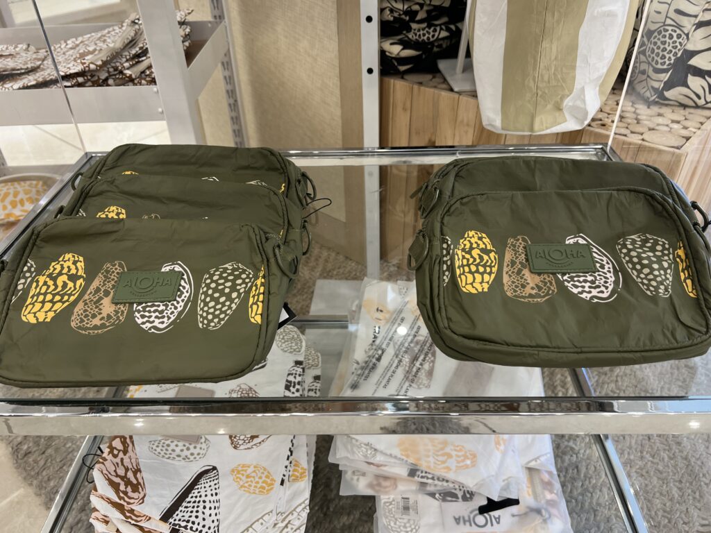 アロハコレクションがアラモアナにオープン！店舗限定グッズや在住ママ