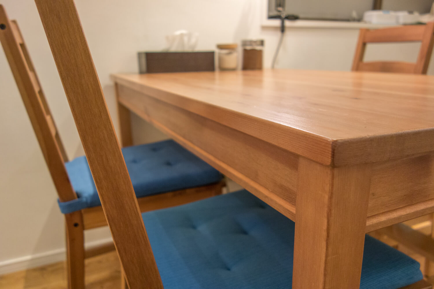 コスパ最強。IKEAの格安ダイニングテーブル、JOKKMOKK(ヨックモック)の