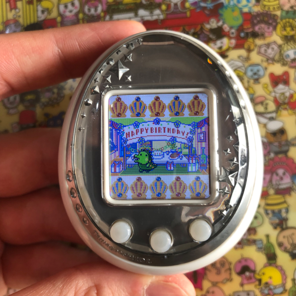 Tamagotchi IDLE White - English IDL - NEW LCD SCREEN (Tamagotchi