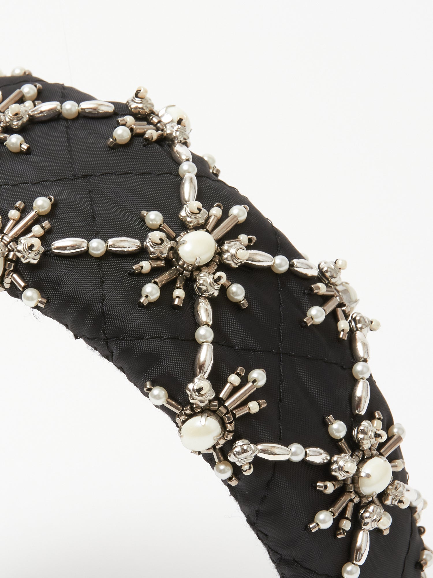 White pearl hair band Black【stock】 – tanakadaisuke