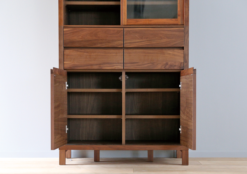 カノ 85カップボード WALNUT(W85×D42×H139cm)税込￥218,000 | 高野木工