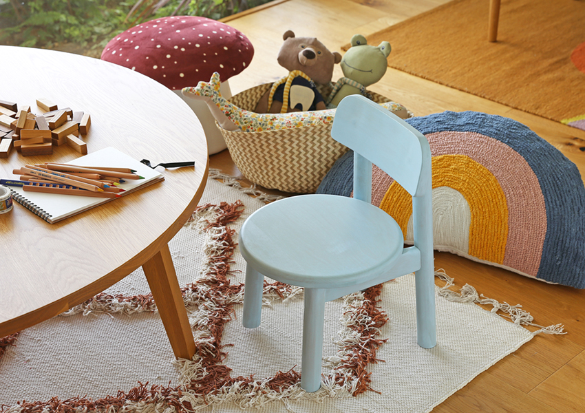 ニカ キッズチェア (国産品) (W31×D33.5×H44cm)税込￥31,000 | 高野