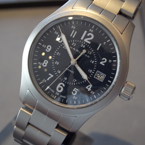 H68201143 ブルーグレーダイアルが魅力です新しくなったカーキ