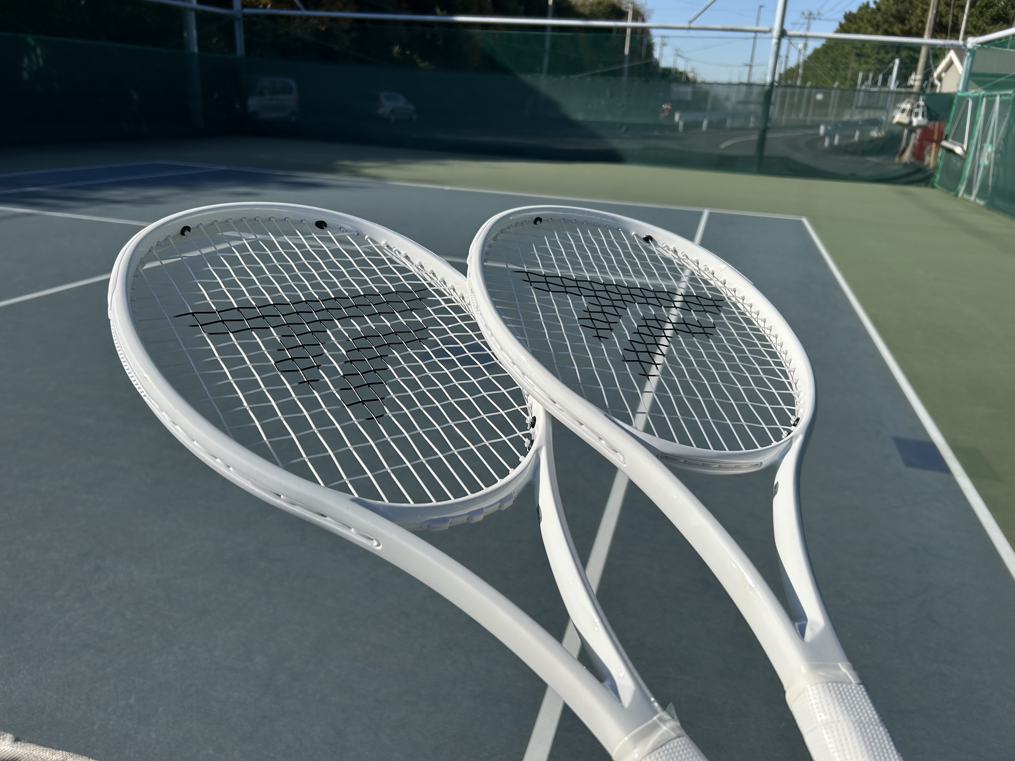 Tecnifibre】コンセプトは「＃テクニカルバランス」真っ白なラケットを