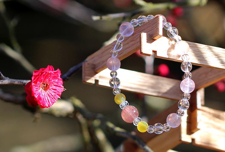 東風」高品質ストロベリーローズクォーツブレスレット（御あつらえ