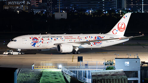 JA823J Japan Airlines Boeing 787-8 Dreamliner | Planespotters.net
