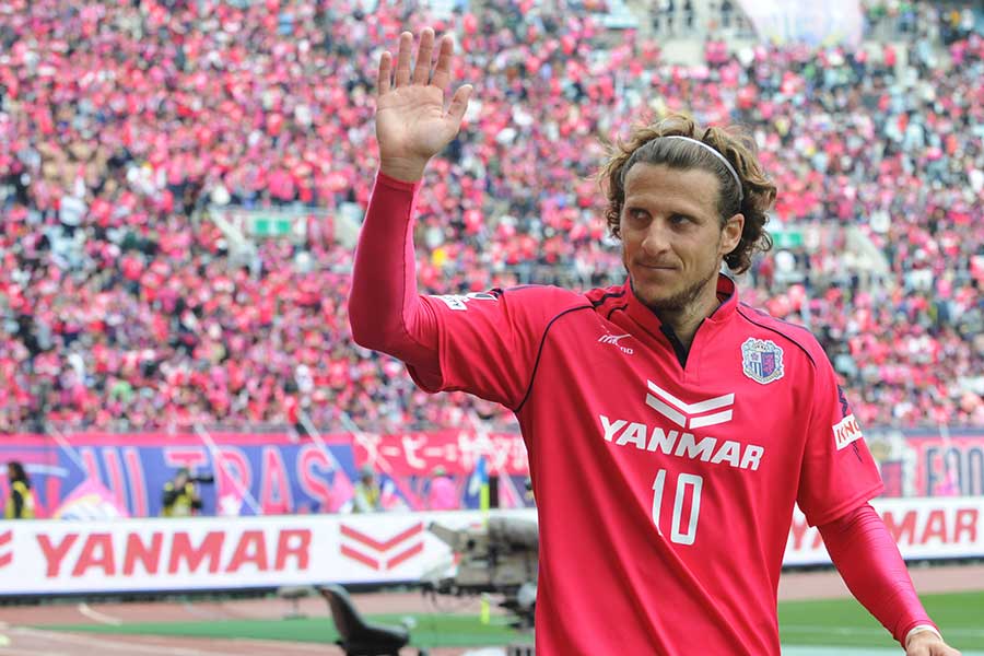 元Jリーグ大物助っ人、45歳でテニス選手転身に衝撃 国際大会で勝利