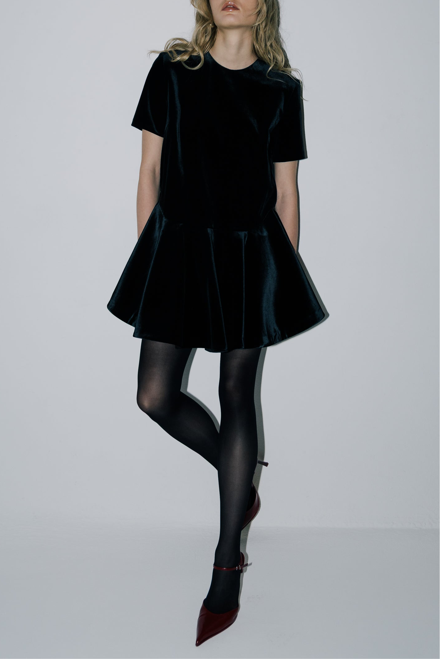Neue Velour Dress – THE TOÉ