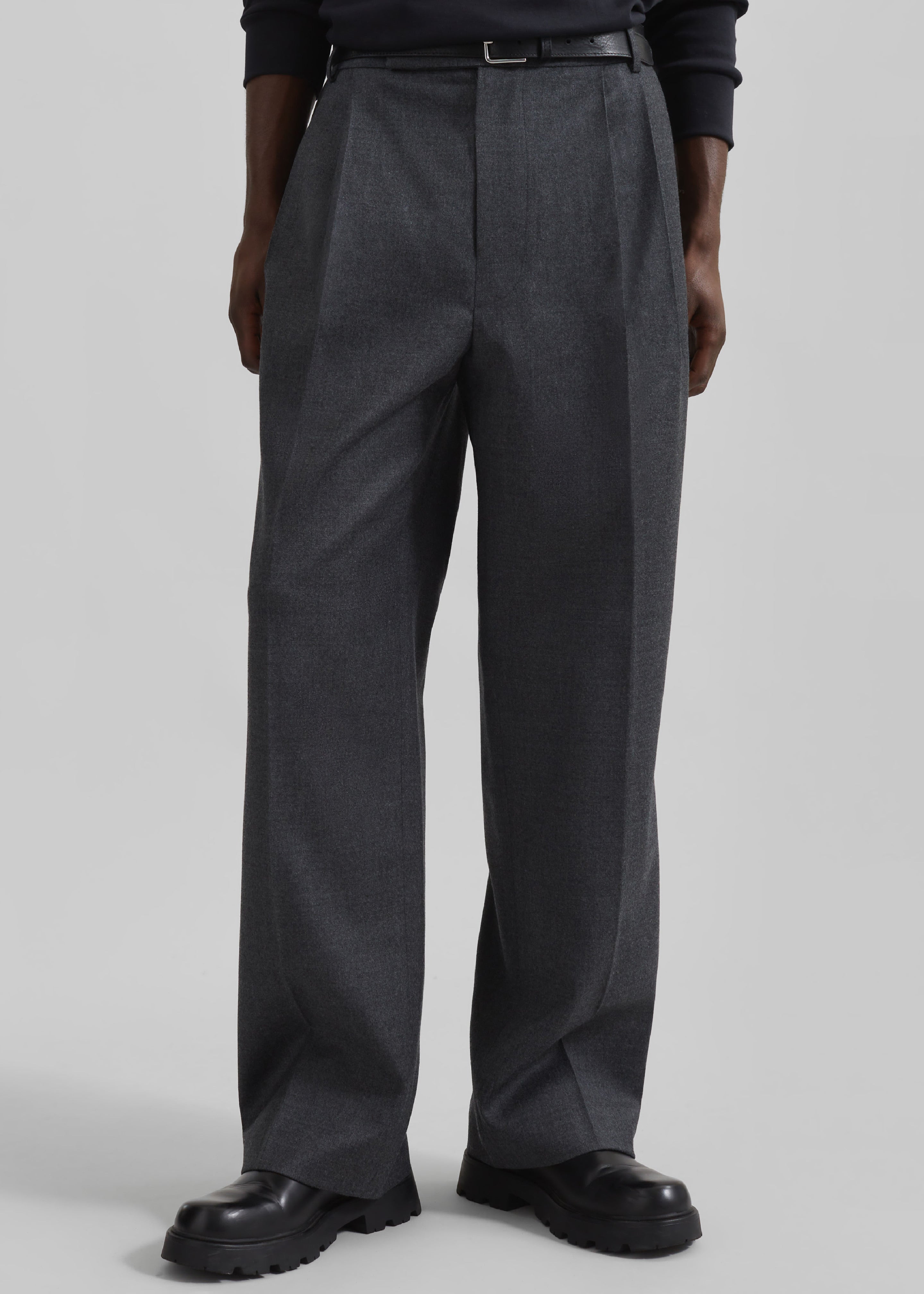 パンツ LEAF CUT CORDUROY PANTS CHARCOAL LEAF CUT CORDUROY PANTS