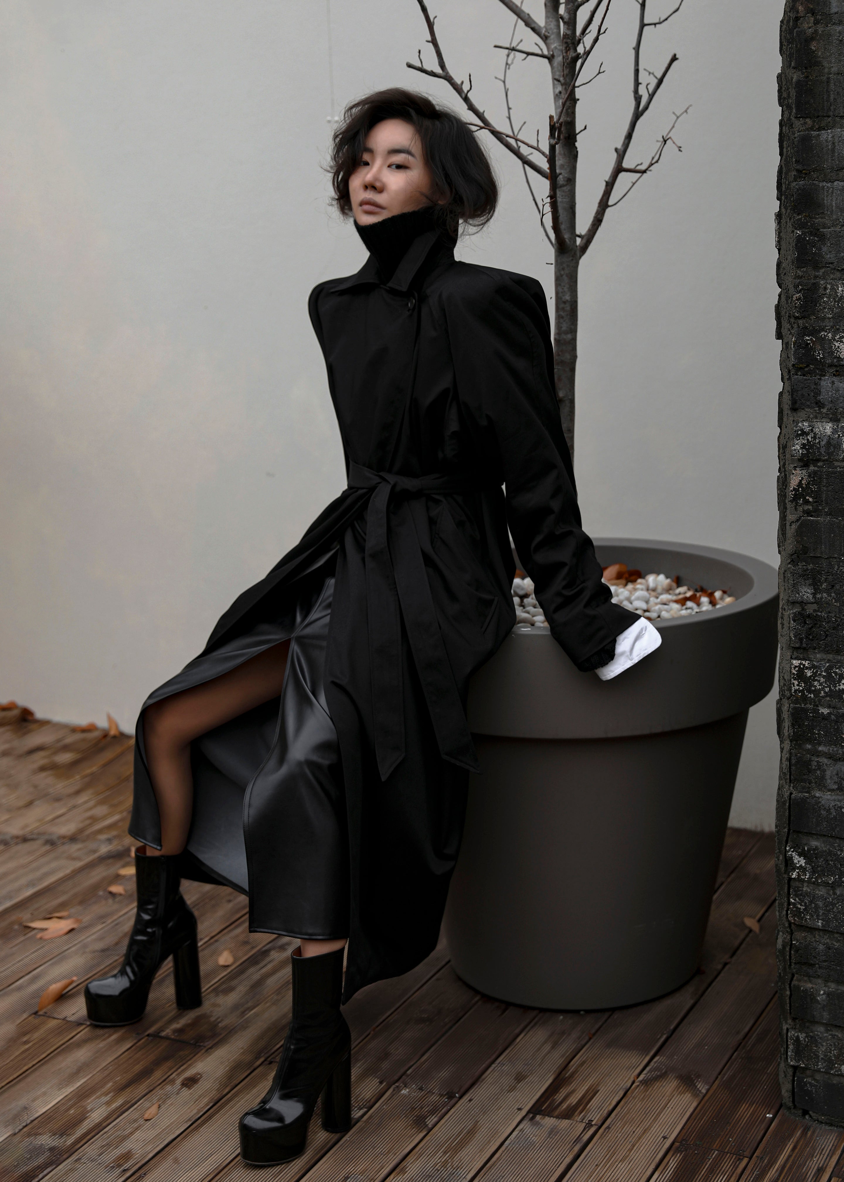 Marisol Box Shoulder Trench - Black – The Frankie Shop