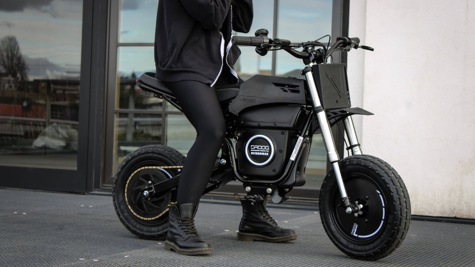 This custom mini eBike looks and feels like a regular-size motorcycle