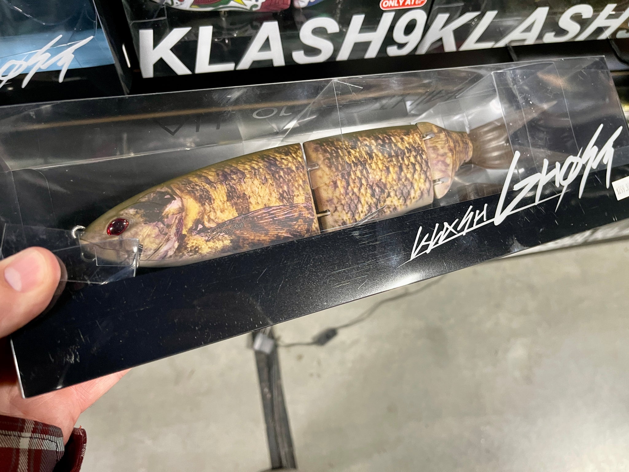 Klash Ghost – The Hook Up Tackle