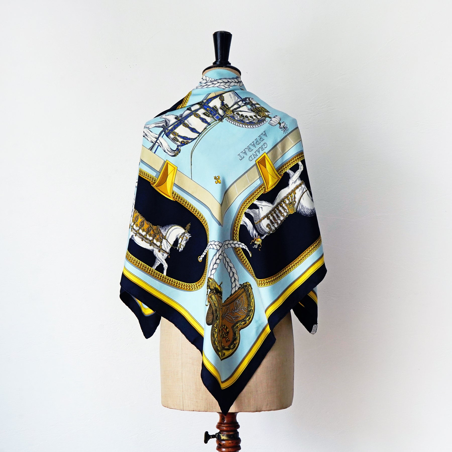 HERMES シルク スカーフ 約87cm x 87cmエルメスHERMESスカーフ