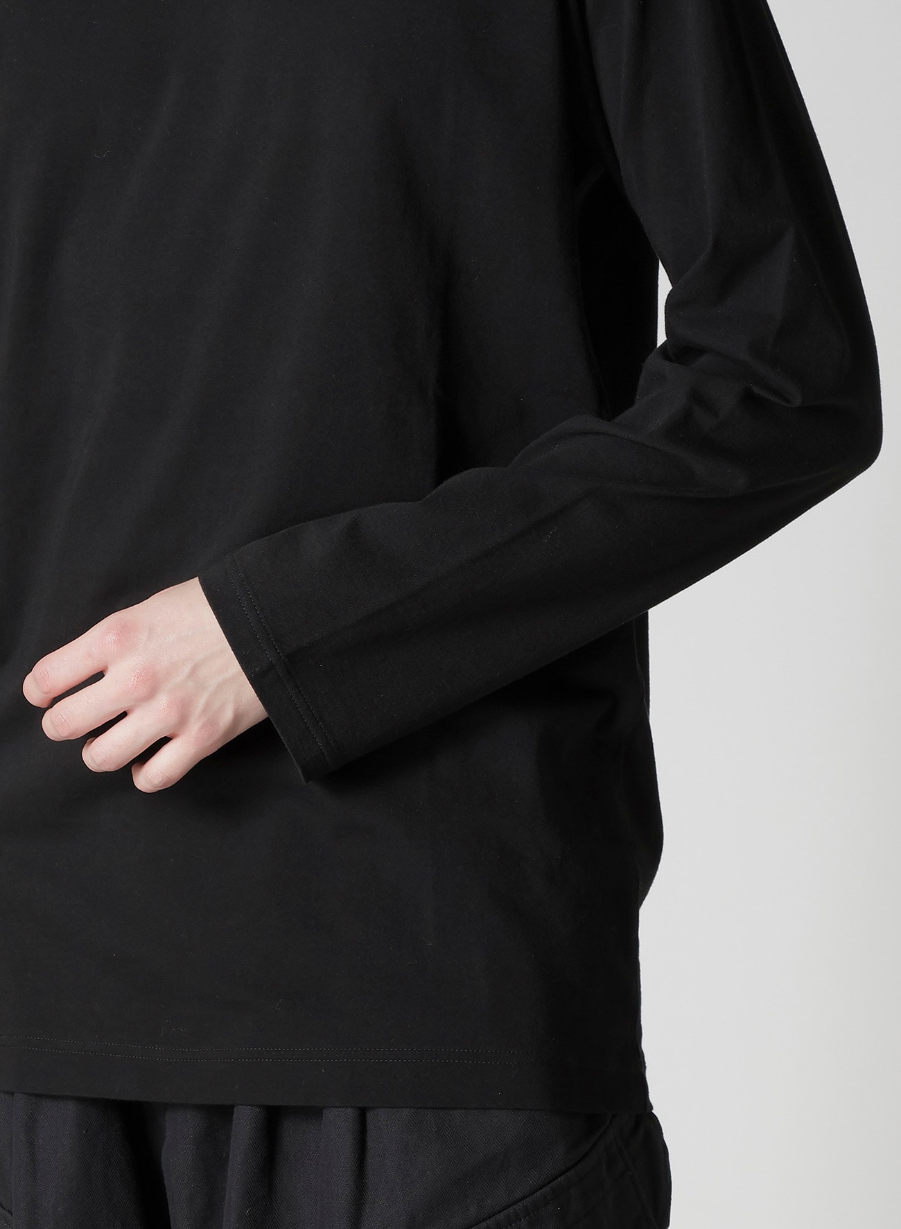 COTTON SINGLE JERSEY ROUND NECK LONG SLV T(FREE SIZE Black): Yohji