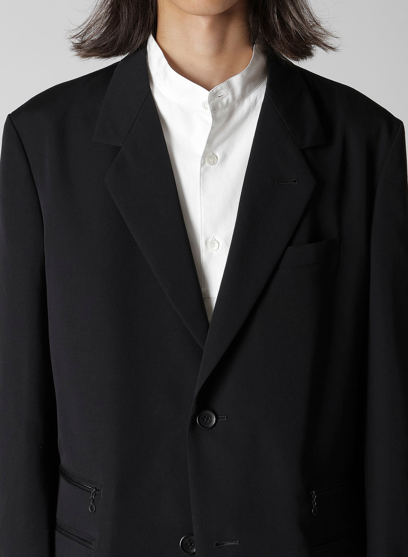 WOOL GABARDINE LEFT AND RIGHT CHANGE POCKET JACKET(S Black): Y's