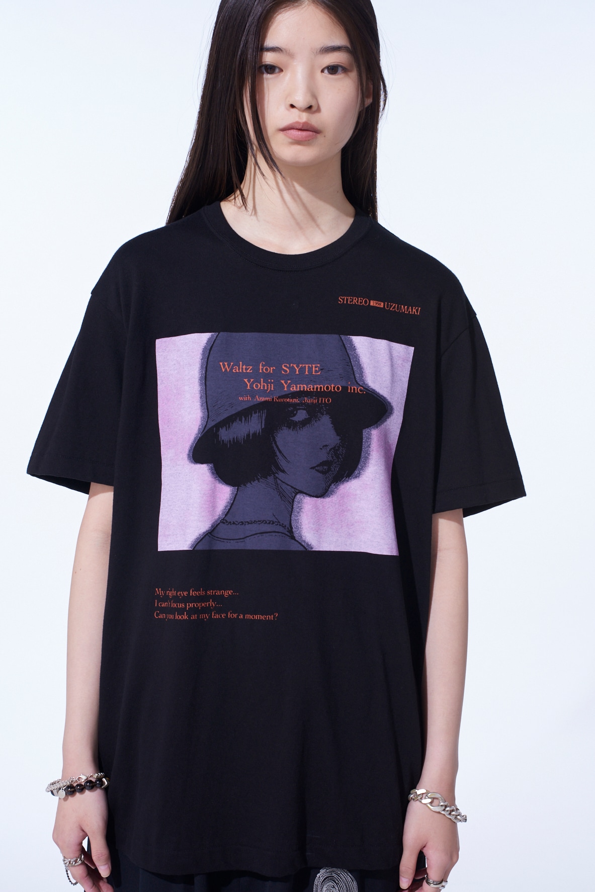 S'YTE × Junji ITO -UZUMAKI- AZAMI WALTZ FOR S'YTE GRAPHIC T-SHIRT