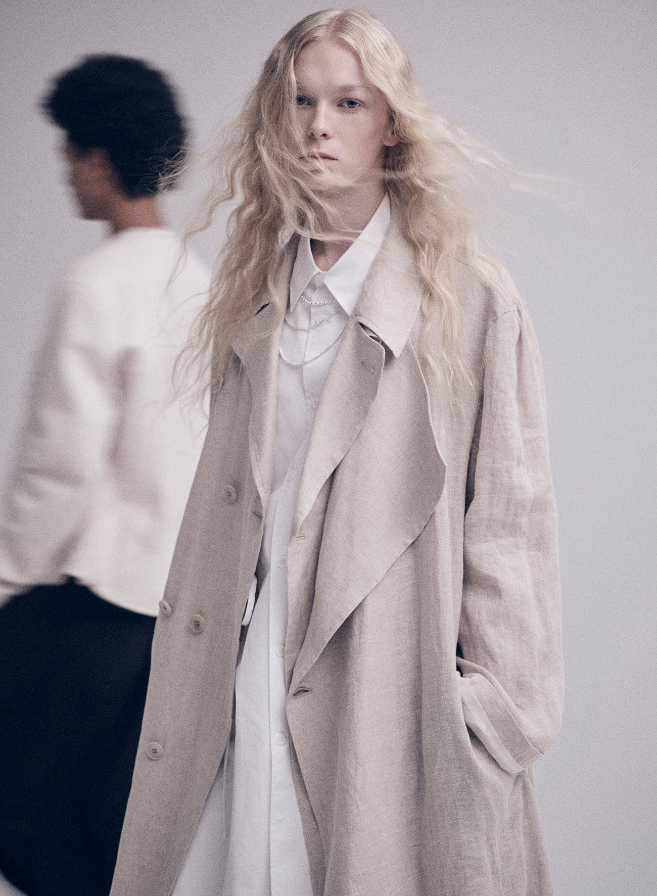 LINEN GAUZE DOUBLE-BREASTED COAT WITH DOUBLE-TAILORED LEFT FRONT(M